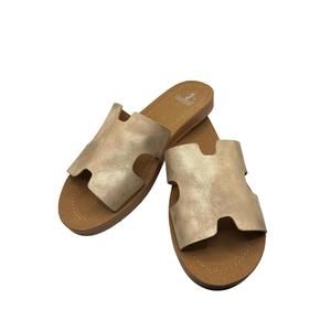 NEW BOUTIQUE BY CORKYS women bogalusa sandal in gold distressed